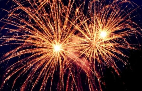 2016-celebration-december-31-10967-640x853 The Science Behind Crackers